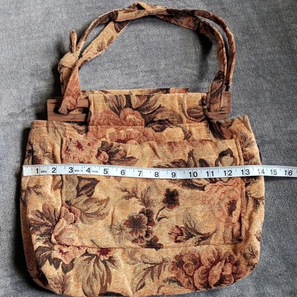80s 90s Vintage Tapestry Handbag, Shoulder Purse, Floral Woven & Wood, Cottage - Picture 3 of 9
